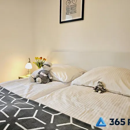 365pam - Feniks Podczele Basen, Silownia, Bawialnia Apartman