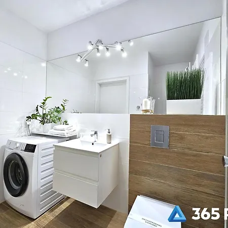 365pam - Feniks Podczele Basen, Silownia, Bawialnia Appartement *
